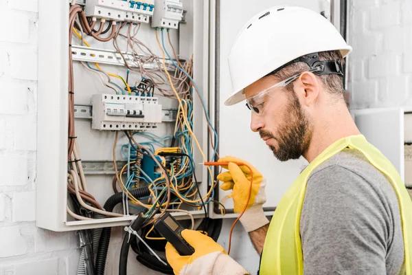 Professional Electricians Providing Electrical Service in Portland