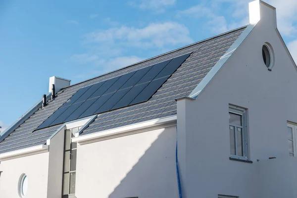How to Choose the Right Solar Panels for Your Needs